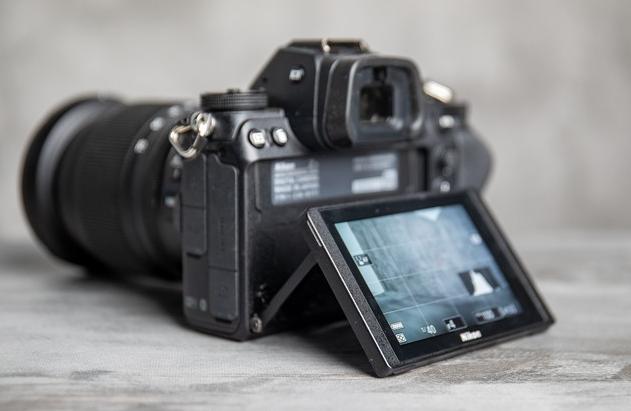 What are the Advantages of Nikon Z6?