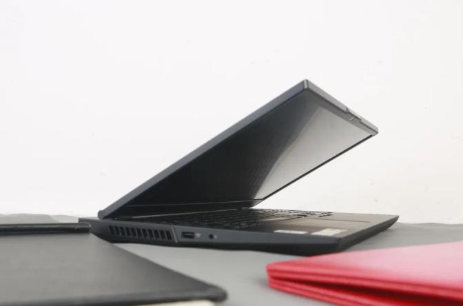 How to Choose Between Legion R7000 and Legion Y7000